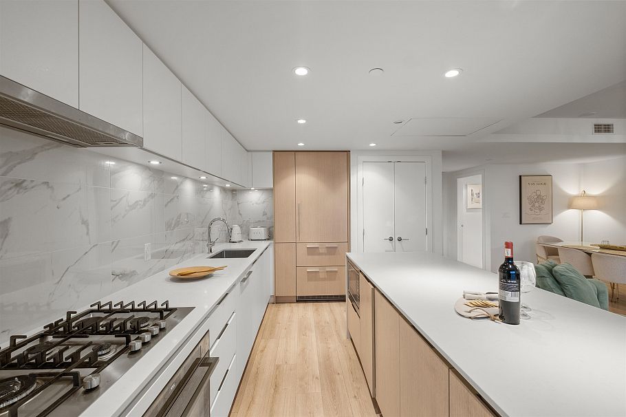 611 1500 Fern Street North Vancouver, BC - 4