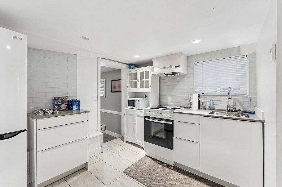 2486 Eton Street Vancouver, BC - 31