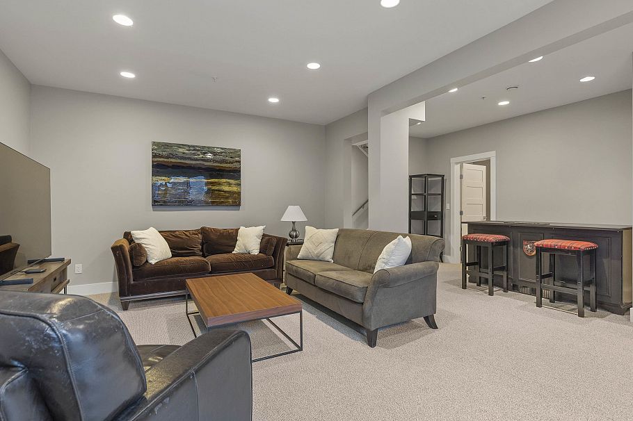 2782 W 37th Avenue Vancouver, BC - 27