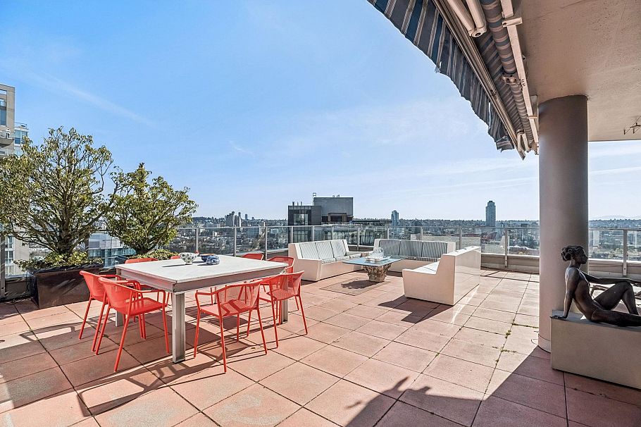 3701 1438 Richards Street Vancouver, BC - 2