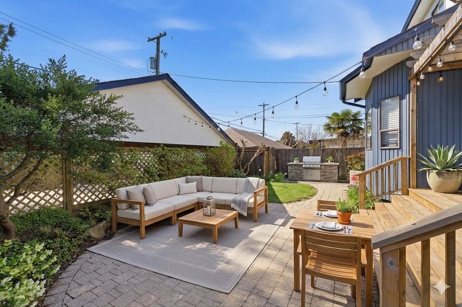 253 E 19th Street North Vancouver, BC - 10