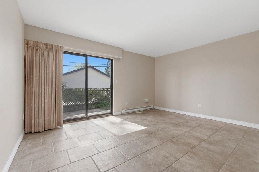 253 E 19th Street North Vancouver, BC - 27