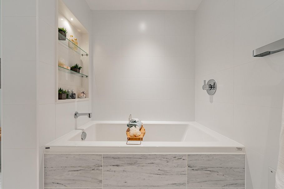 2209 1111 Richards Street Vancouver, BC - 22