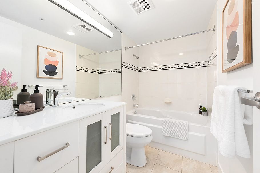 11D 199 Drake Street Vancouver, BC - 17