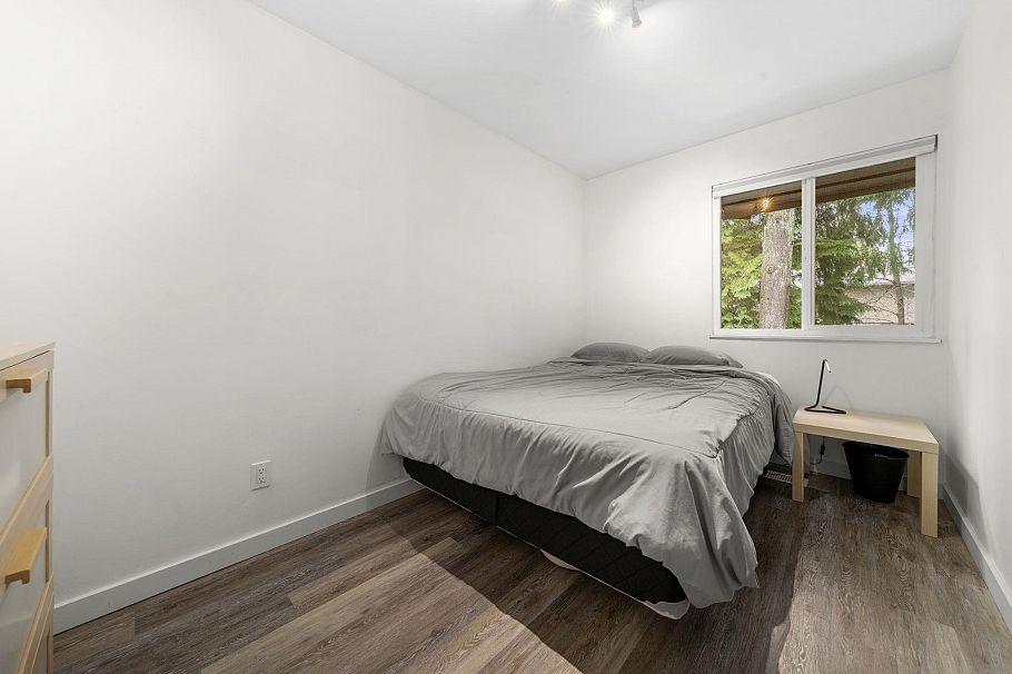 2315 Mountain Highway North Vancouver, BC - 30