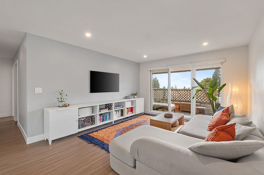 104 105 W Kings Road North Vancouver, BC - 4