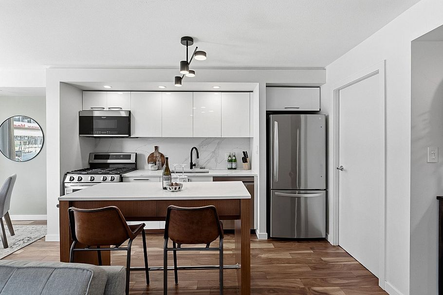 312 328 E 11th Avenue Vancouver, BC - 8