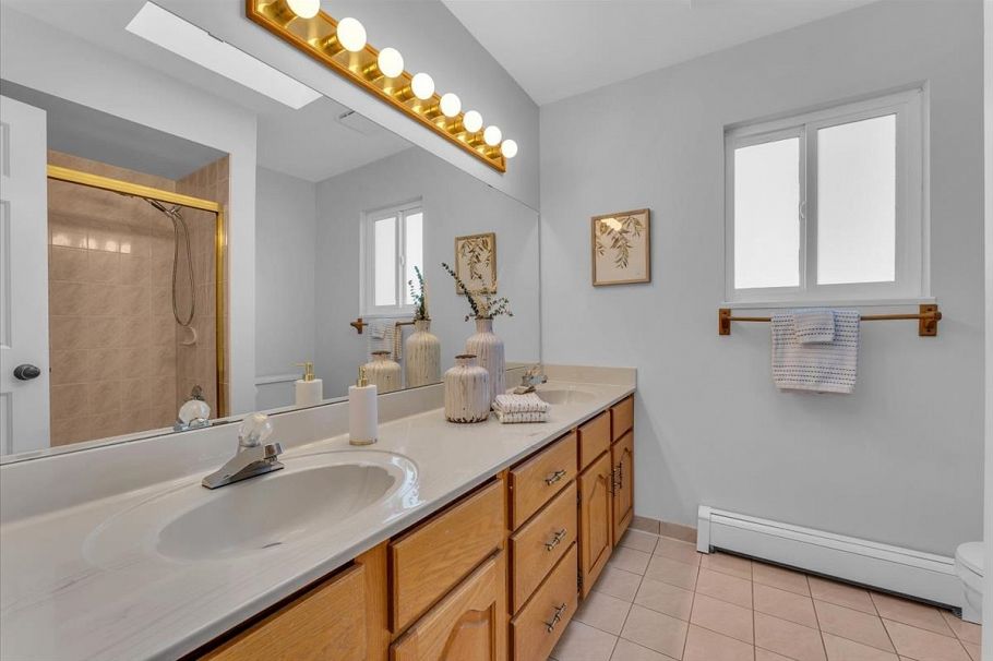 770 E 61st Avenue Vancouver, BC - 21