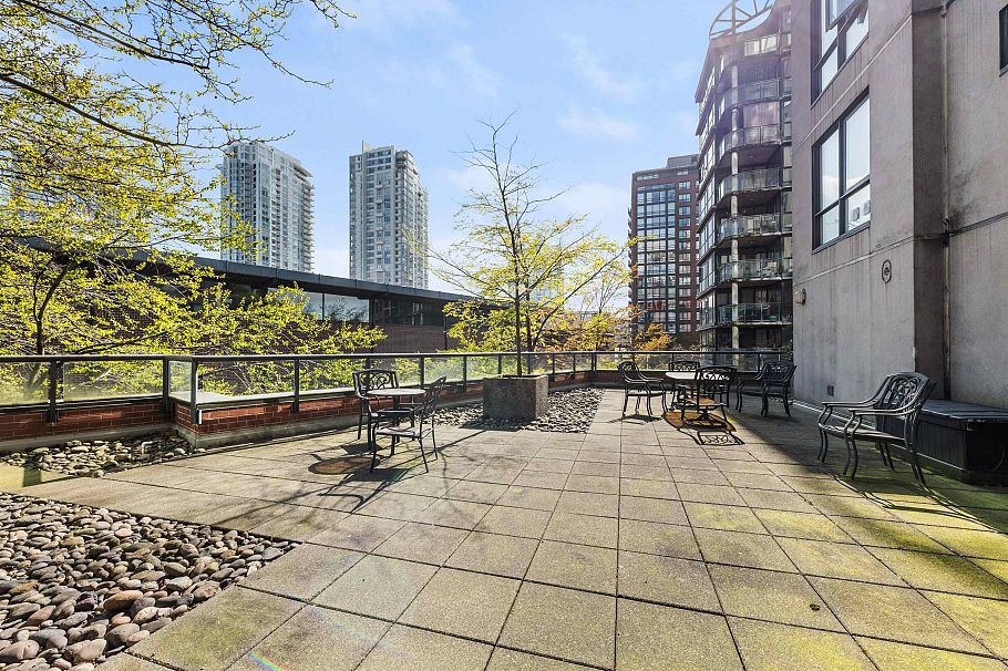 11D 199 Drake Street Vancouver, BC - 22