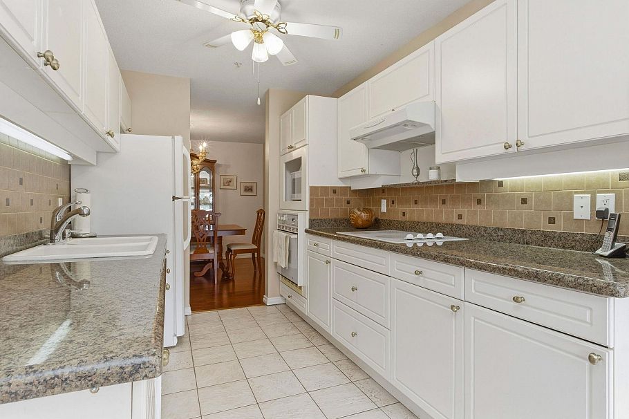 312 3680 Banff Court North Vancouver, BC - 11