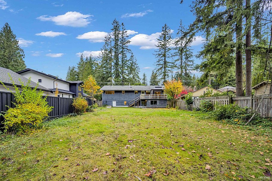 4578 Capilano Road North Vancouver, BC - 2