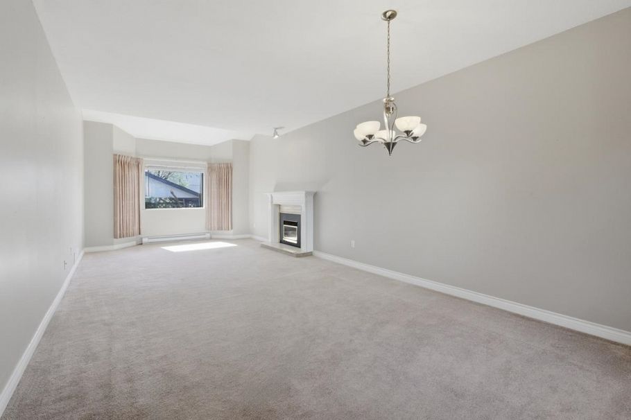 253 E 19th Street North Vancouver, BC - 20