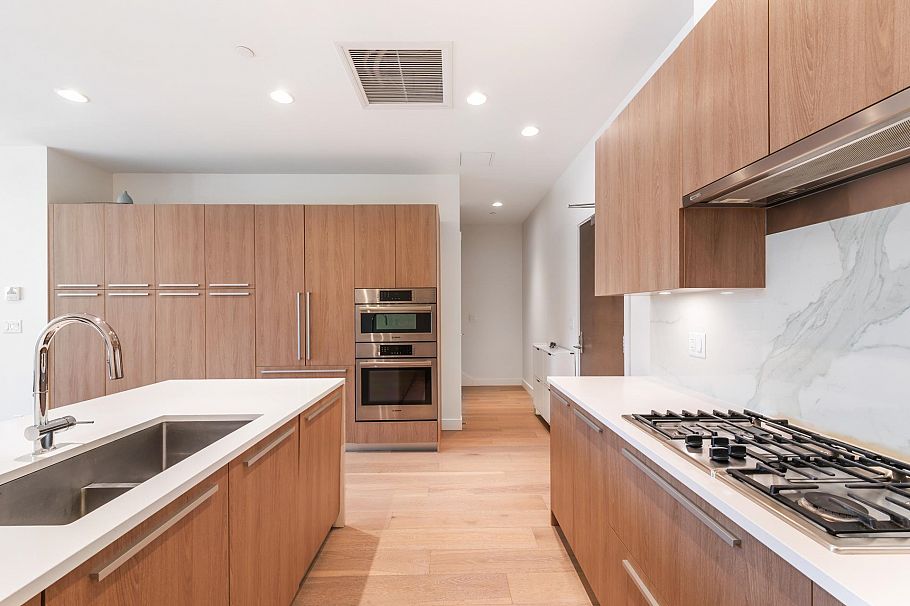 2765 Mountain Highway North Vancouver, BC - 11