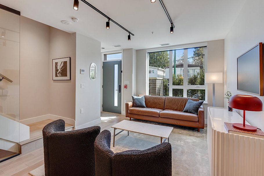 3973 Fleming Street Vancouver, BC - 4