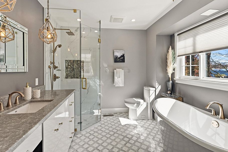 2855 W 16th Avenue Vancouver, BC - 16