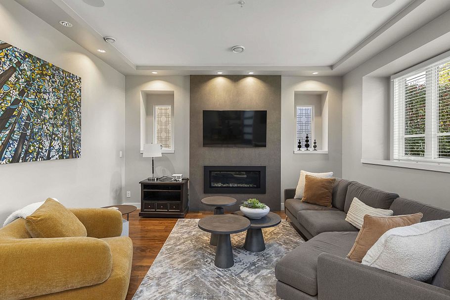 2782 W 37th Avenue Vancouver, BC - 4