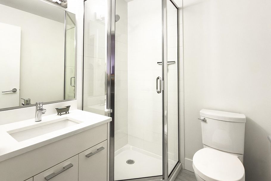 922 W 15th Avenue Vancouver, BC - 20