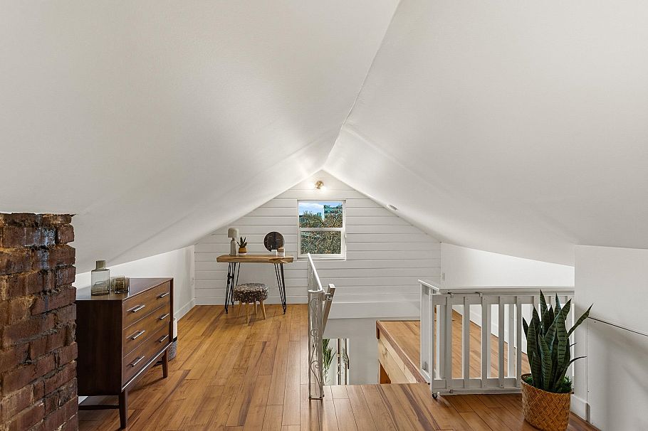 2282 E 7th Avenue Vancouver, BC - 15