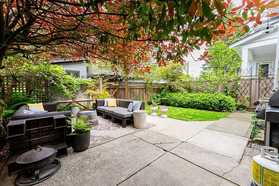 341 W 22nd Avenue Vancouver, BC - 36
