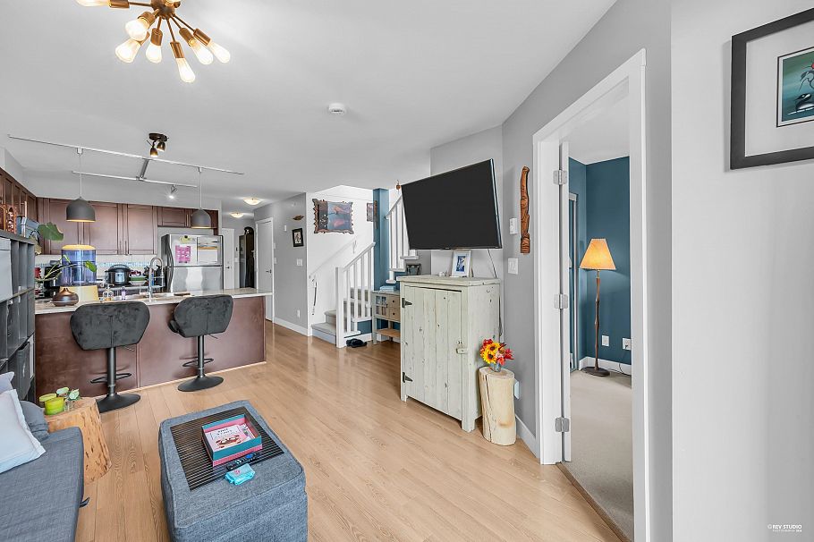 PH20 2150 E Hastings Street Vancouver, BC - 12