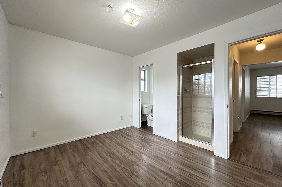 Main 4502 NANAIMO STREET, Vancouver BC V5N 5J4 Vancouver, BC - 9