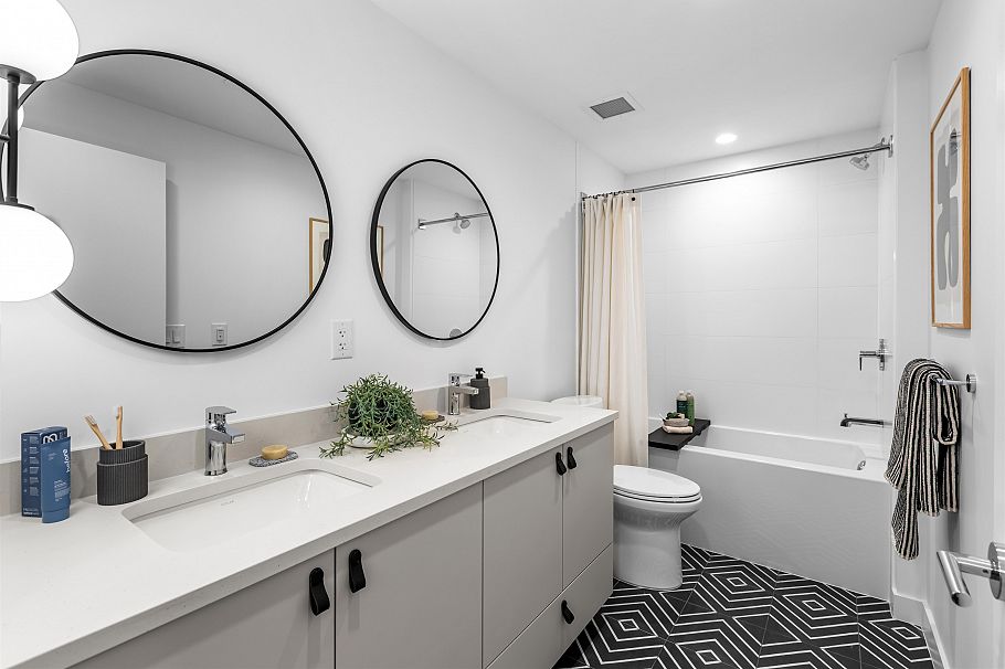 205 1680 E 12th Avenue Vancouver, BC - 9