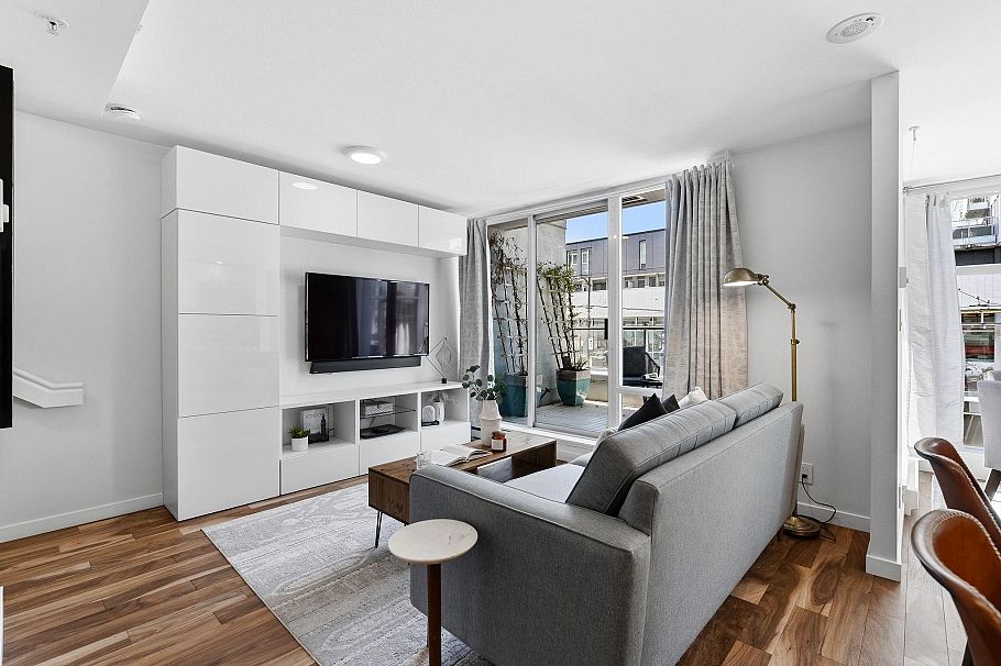 312 328 E 11th Avenue Vancouver, BC - 1