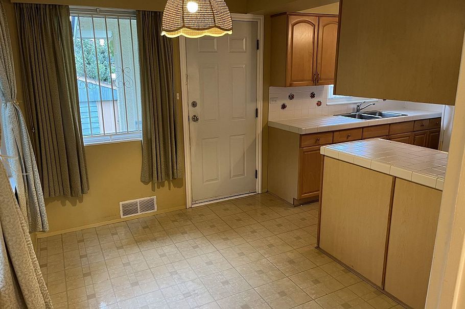 1419 E 30th Avenue Vancouver, BC - 8