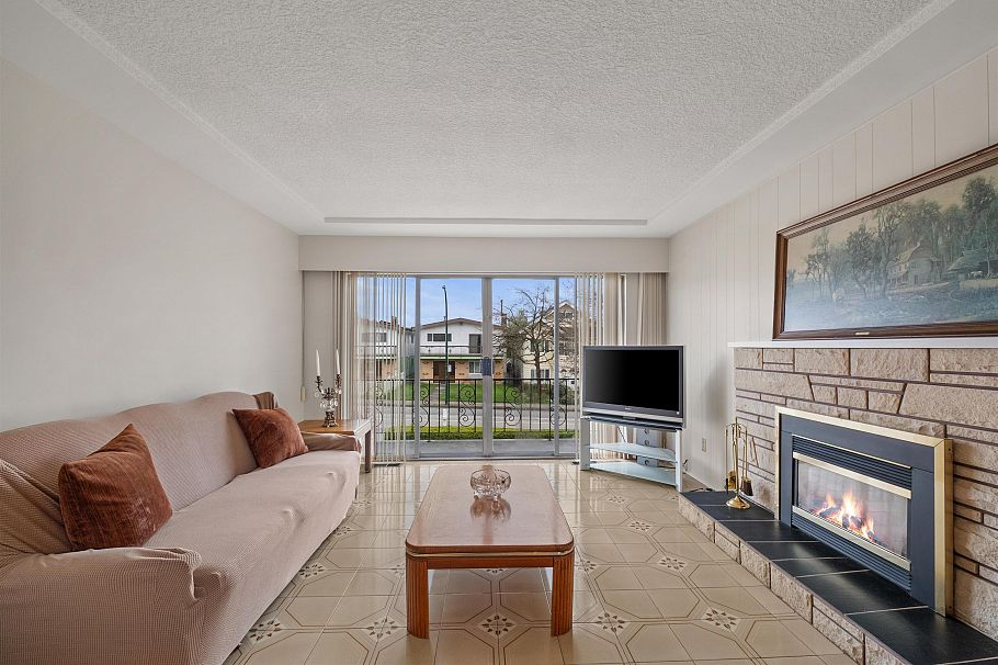 2663 Dundas Street Vancouver, BC - 5