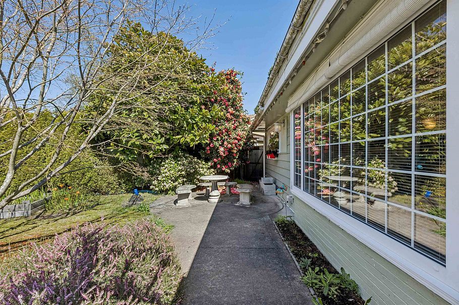 1222 Rosewood Crescent North Vancouver, BC - 15