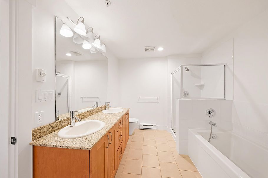 103 1111 E 27th Street North Vancouver, BC - 15