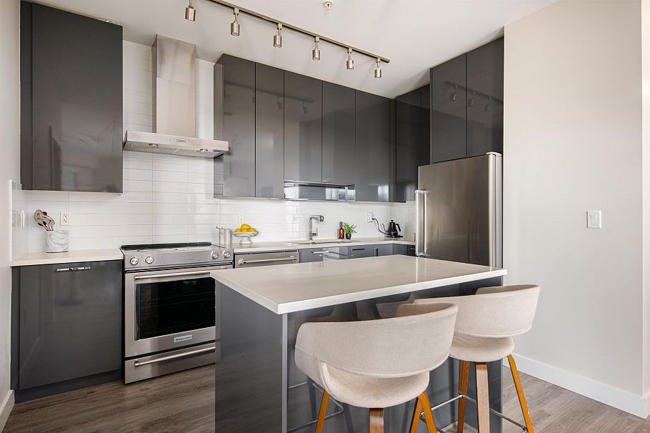 303 1768 Gilmore Avenue Burnaby, BC - 4