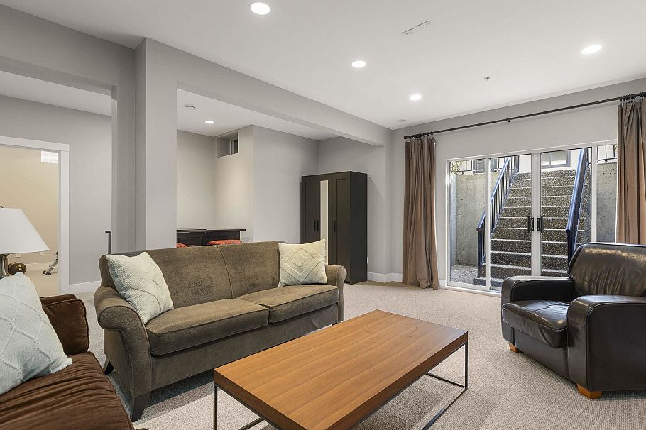 2782 W 37th Avenue Vancouver, BC - 28