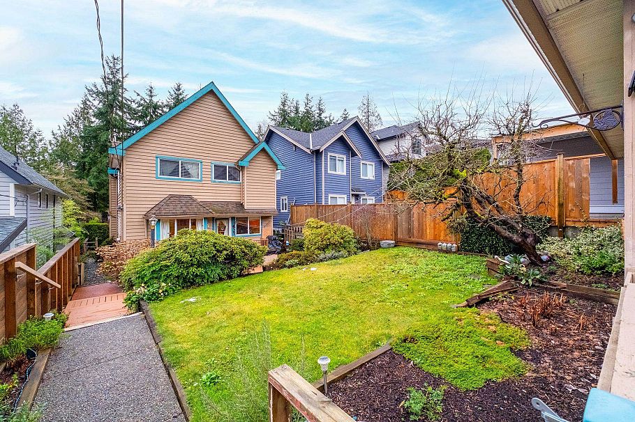 628 E 21st Street North Vancouver, BC - 25