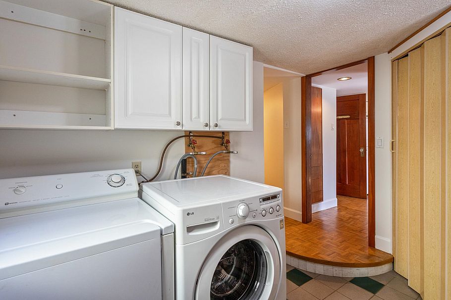 2282 E 7th Avenue Vancouver, BC - 23