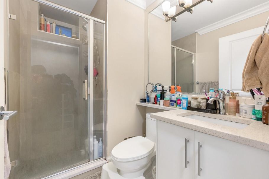 1176 E 60th Avenue Vancouver, BC - 18