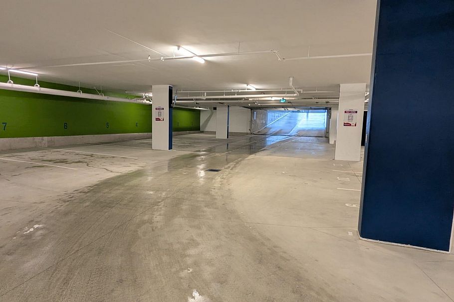 425 755 Harbourside Drive North Vancouver, BC - 17