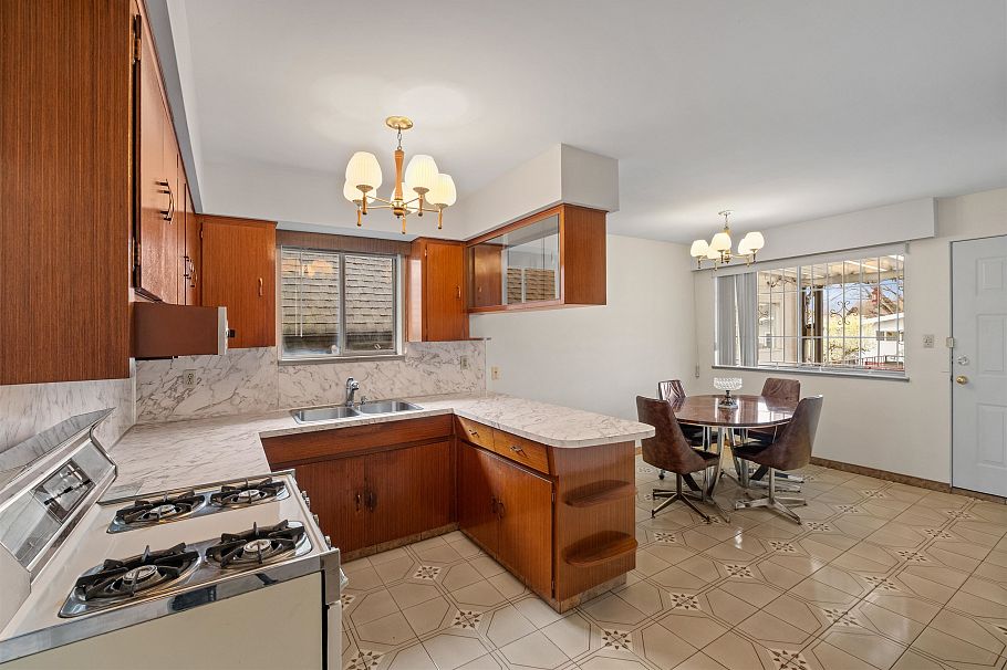 2663 Dundas Street Vancouver, BC - 9