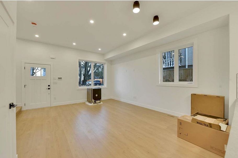 1 1436 E 1st Avenue Vancouver, BC - 8