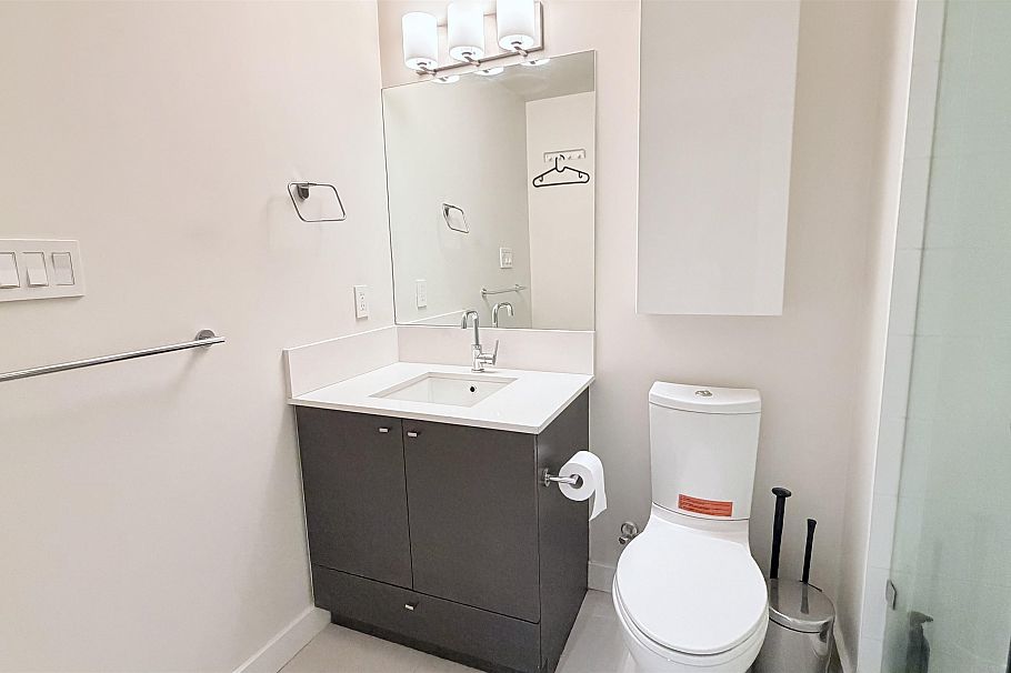 2015 1618 Quebec Street Vancouver, BC - 12