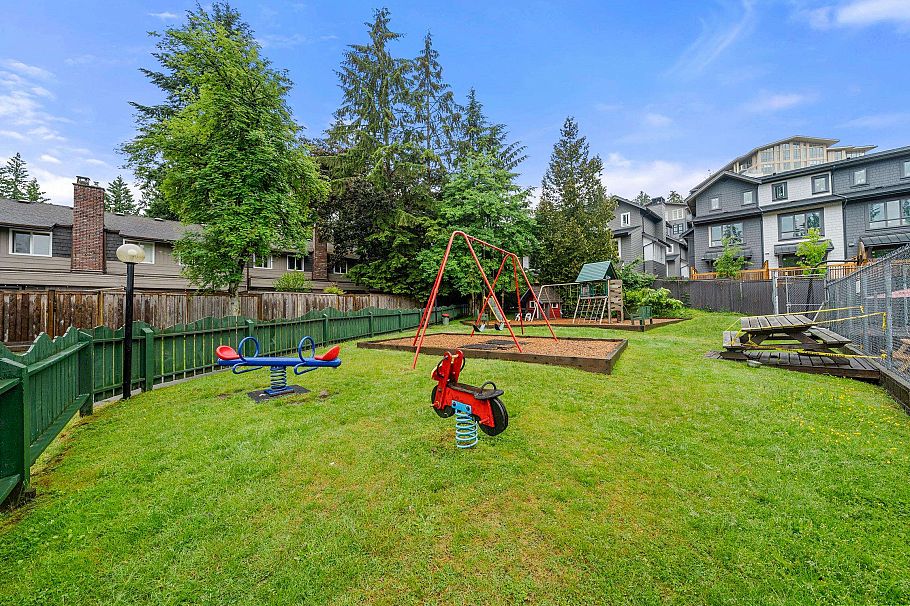 2315 Mountain Highway North Vancouver, BC - 7