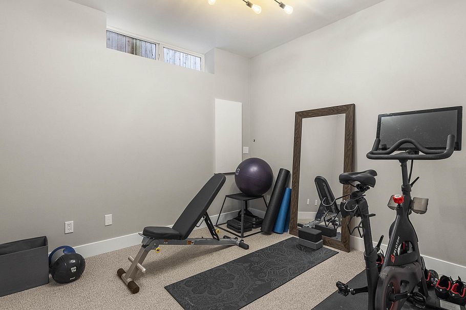 2782 W 37th Avenue Vancouver, BC - 29