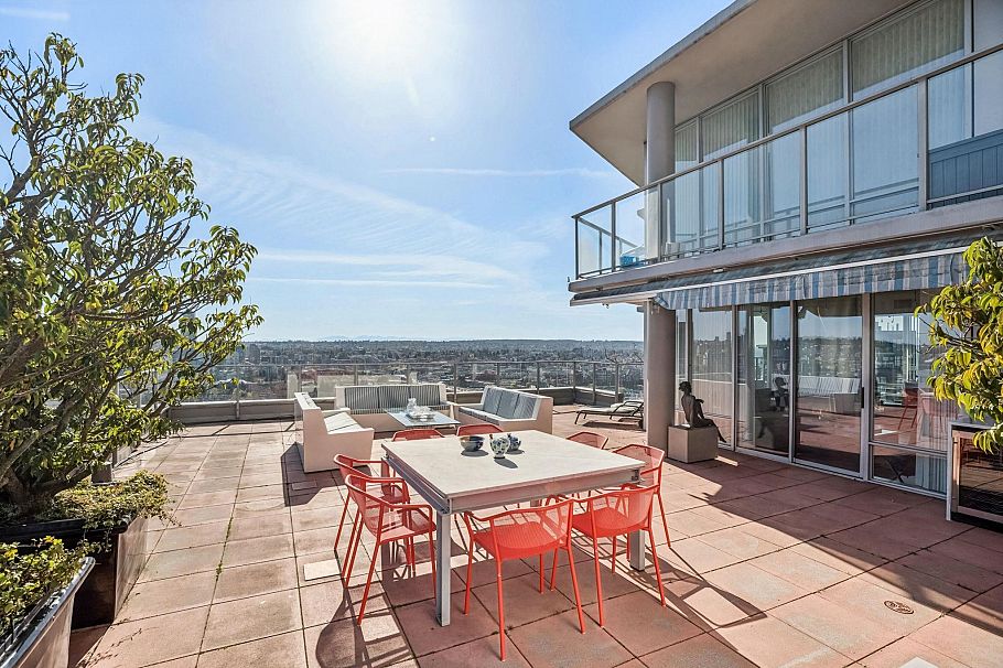 3701 1438 Richards Street Vancouver, BC - 1