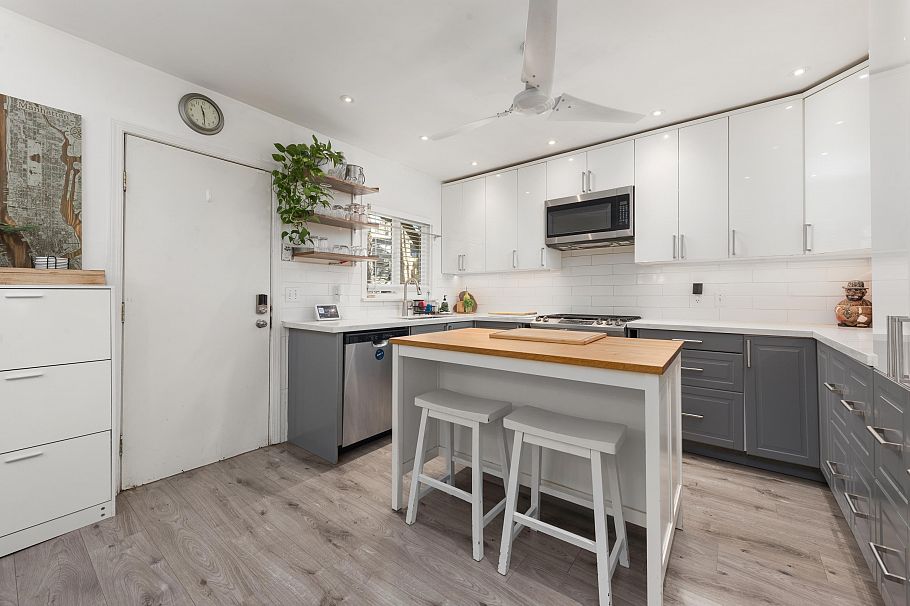 300 E 25th Street North Vancouver, BC - 7