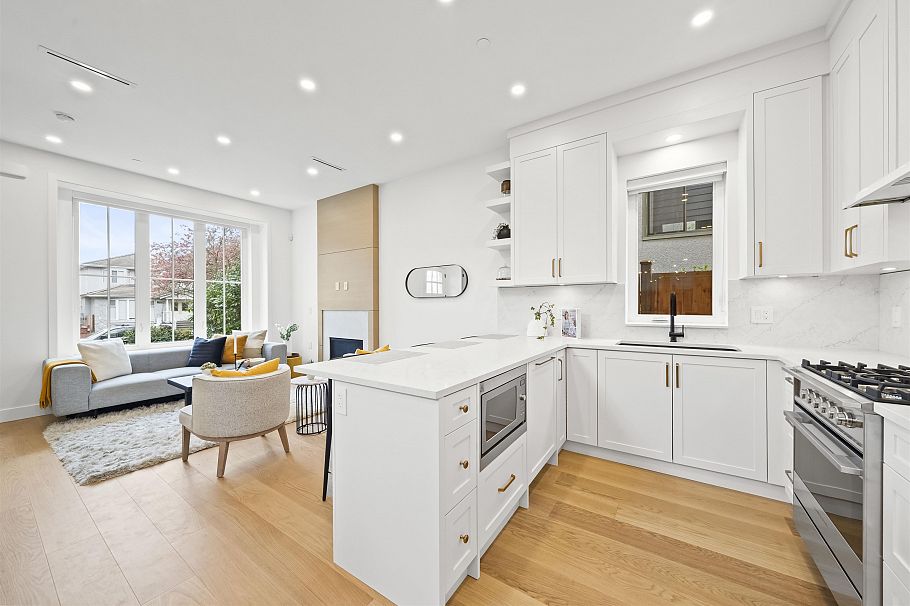 1 312 E 40th Avenue Vancouver, BC - 8