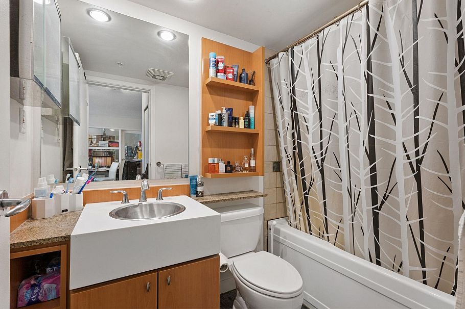 205 1438 Richards Street Vancouver, BC - 16