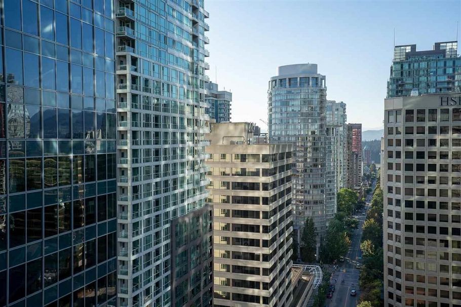 2208 1111 Alberni Street Vancouver, BC - 18