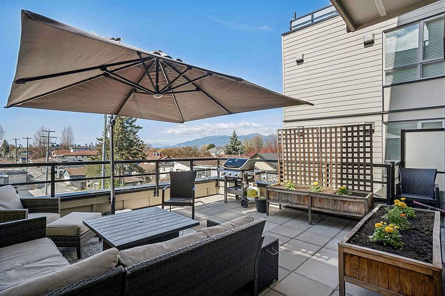 205 2889 E 1st Avenue Vancouver, BC - 9