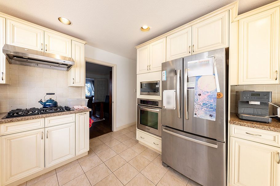 3982 W 29th Avenue Vancouver, BC - 18