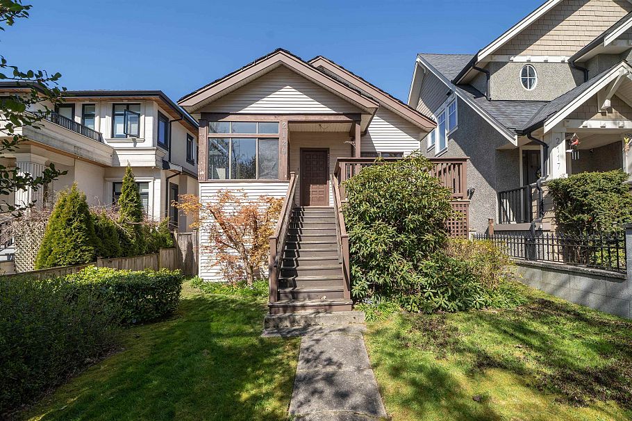 2129 W 47th Avenue Vancouver, BC - 1